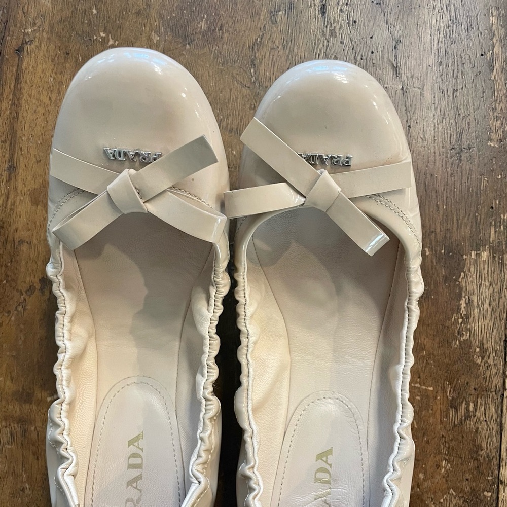PRADA WOMEN’S BALLET FLATS. SIZE 7/37.  PURCHASED IN VIENNA NO SIZE ON SHOE